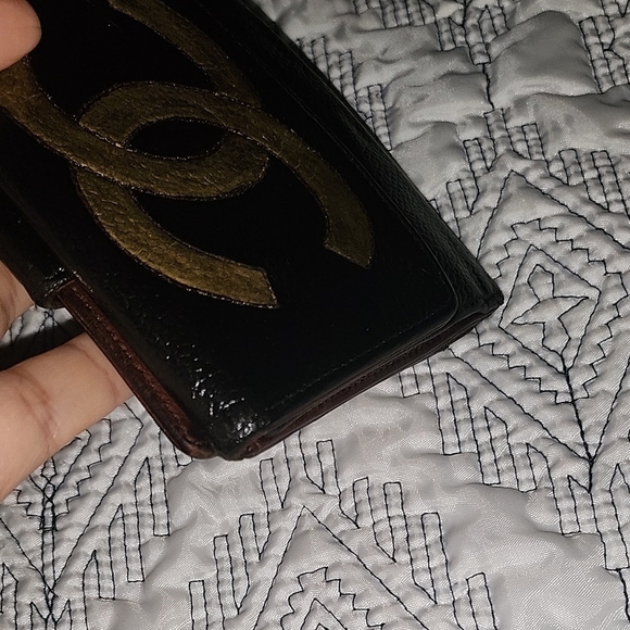 💓 Chanel Black and Gold Women's Bag - Picture 14 of 17